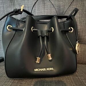 Michael Kors Phoebe Black Non-leather Vegan Small Bucket Messenger Purse
$264